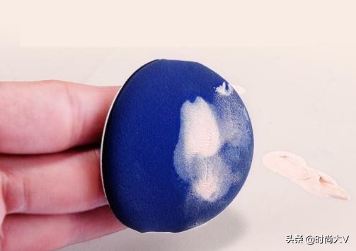 bb霜怎样上妆不卡粉好看,bb霜粉底不服帖