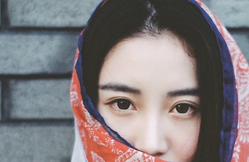 和女生聊天怎么聊才不尬聊的技巧,和女生聊天到底该怎么聊啊