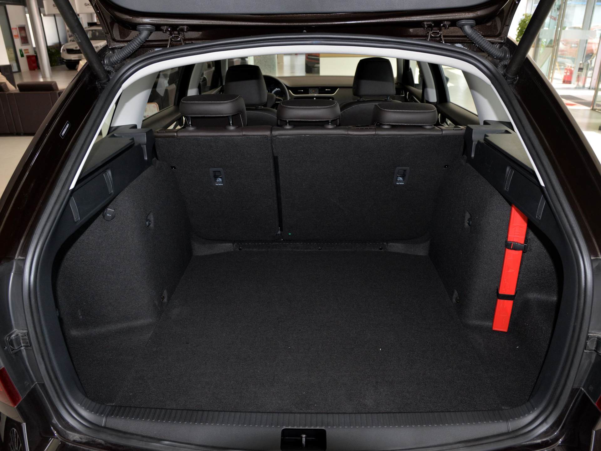 斯柯达明锐旅行版实车,德系瓦罐