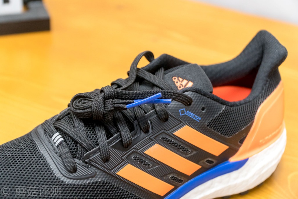 阿迪ultraboost22黑蓝,阿迪supernova和ultraboost