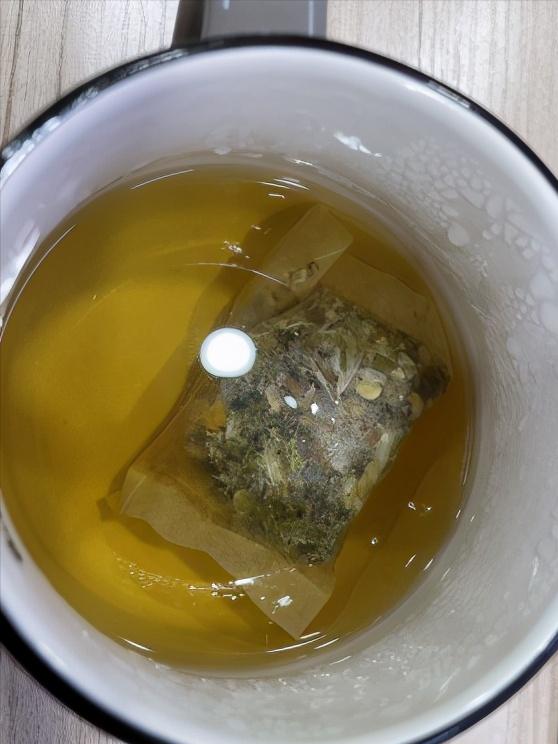 包装很丑弹痕好吃的零食,好喝却包装很丑的日本饮料