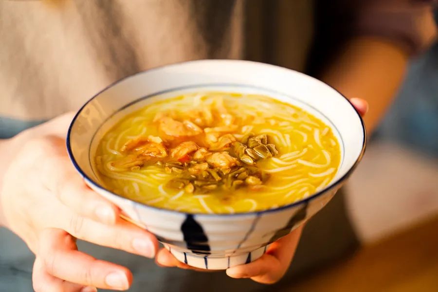 被薇娅直播间榨干零食预算后，写出了这篇测评报告（上）