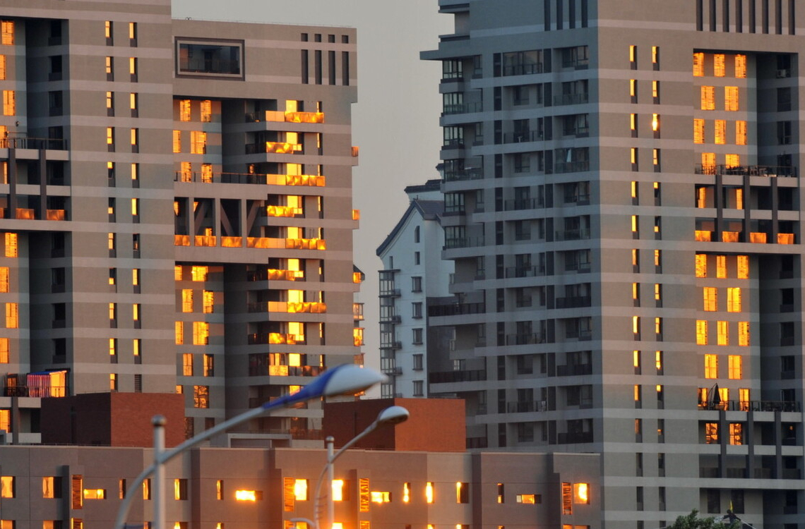 买房子多层和高层哪个更好,多层和高层买哪个更好