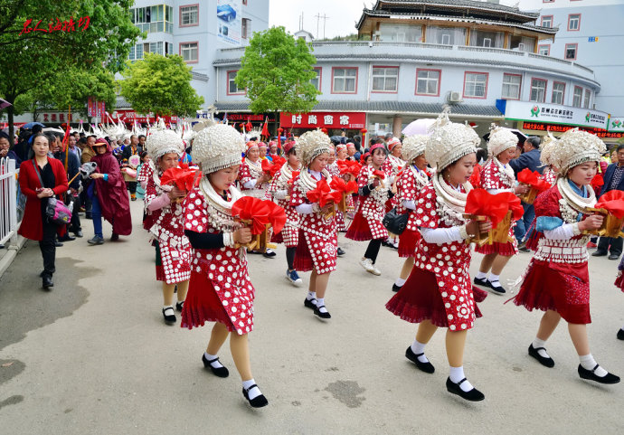 台江苗族姊妹节巡游,台江苗族姊妹节苗族服装