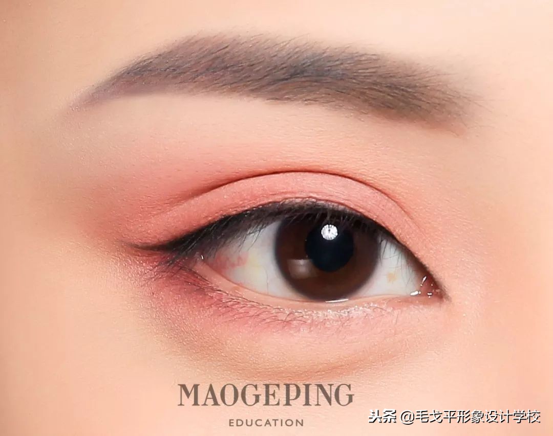 柔和清透的自然眼妆,女团眼妆豆沙蜜桃色
