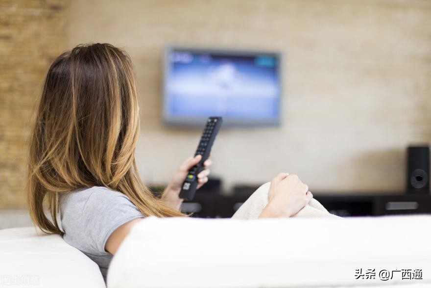 “夏日冲浪”不限速，WiFi不好，找电信