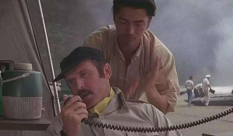 用美貌征服好莱坞的“孤儿”尊龙，晚景凄凉，也被“美国妈”召唤