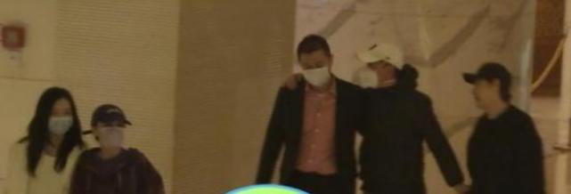 16岁李嫣近况模样大变,13岁李嫣罕见晒与闺蜜合照