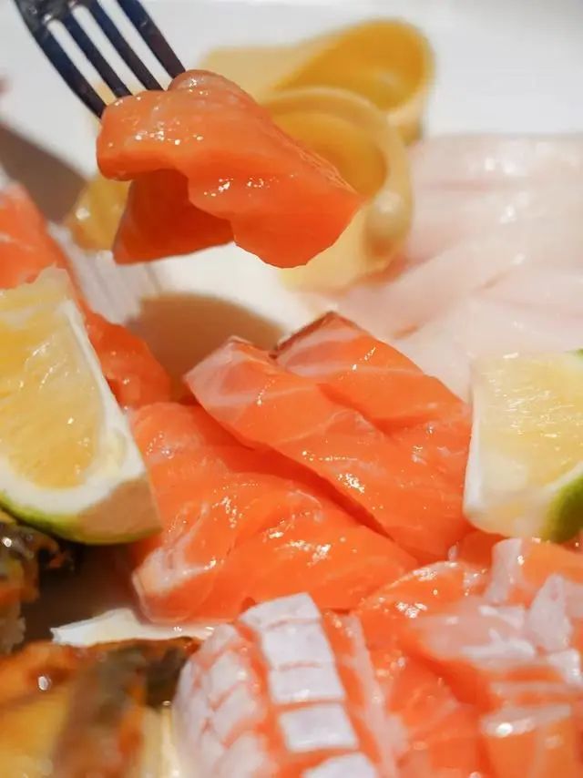 夏日盛宴小龙虾,夏季小龙虾盛宴抖音团购