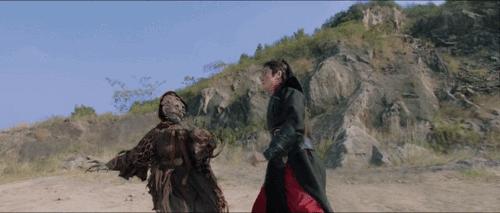 妖手摧花花神吐血,妖手摧花跳崖片段