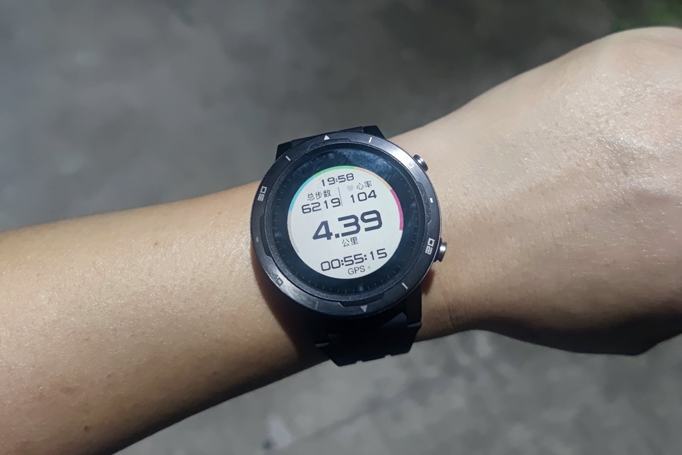 咕咚x3re手表功能,咕咚x3-re有最大摄氧量显示吗