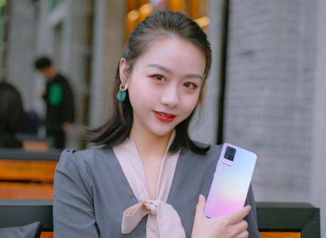 目前最强的三款旗舰手机推荐,目前最建议入手的三款手机