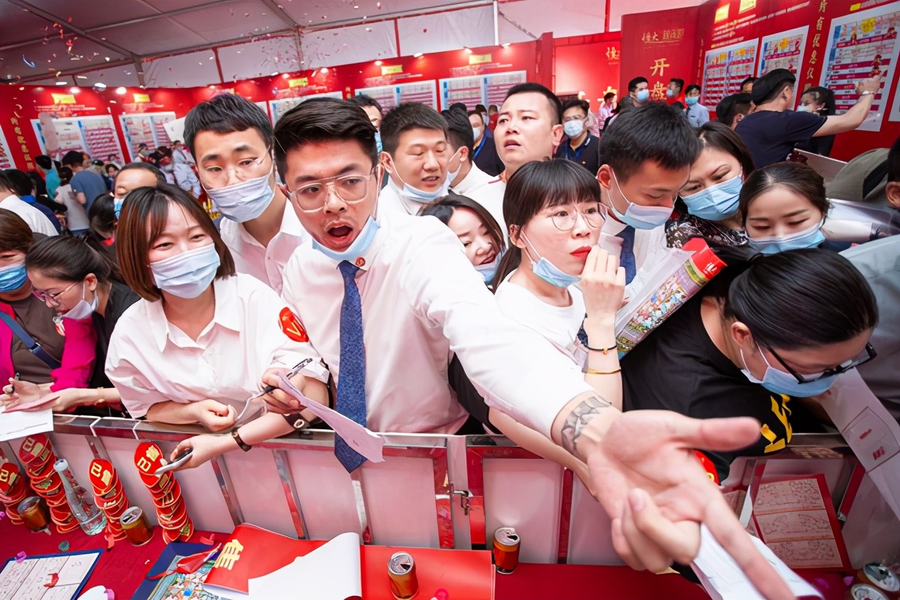 万人购房,恒大越过山海关