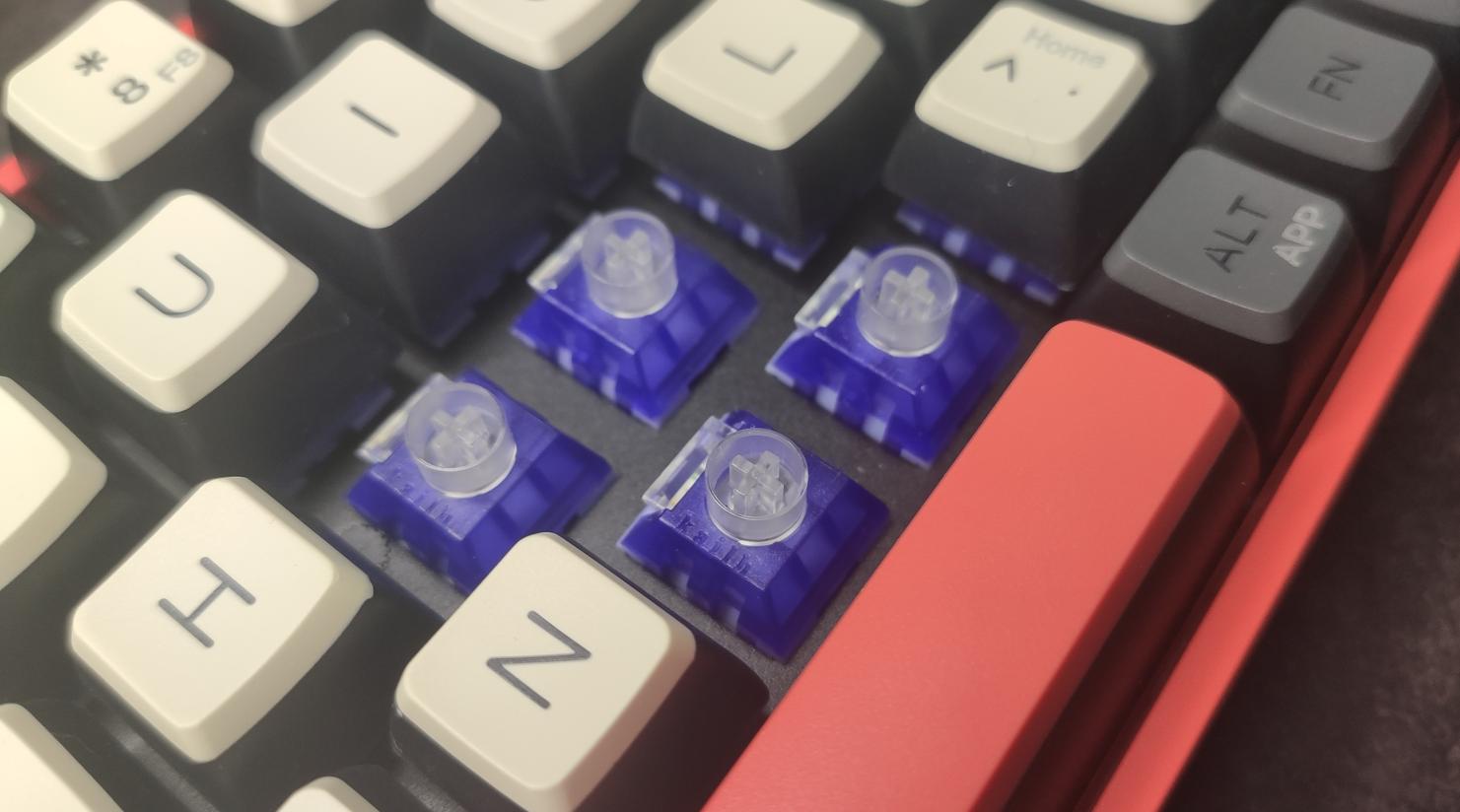 定价飘了？其实是真值！黑峡谷三模68键机械键盘Box初代号评测