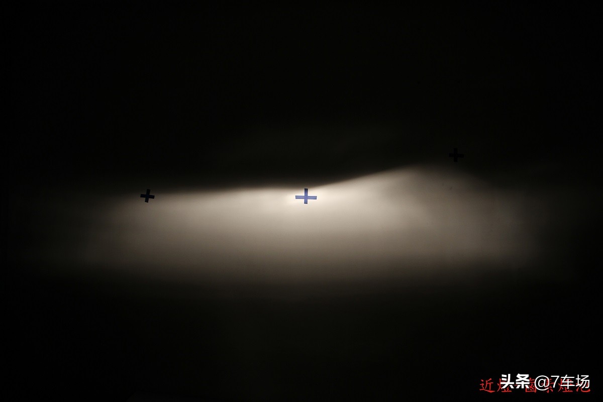 车灯如何选择灯泡,车灯改为led灯好还是卤素灯泡好