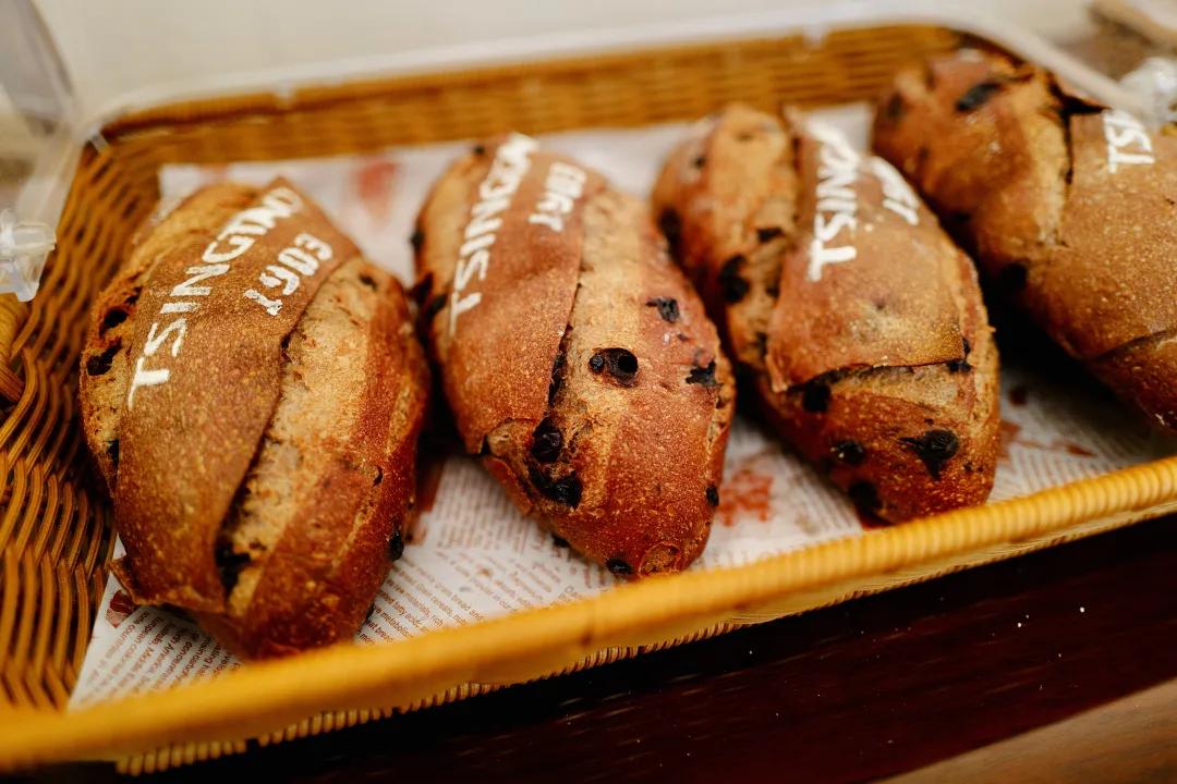 青岛即可以看海还能吃海鲜的地方,去青岛吃好海鲜看大海心情自然好