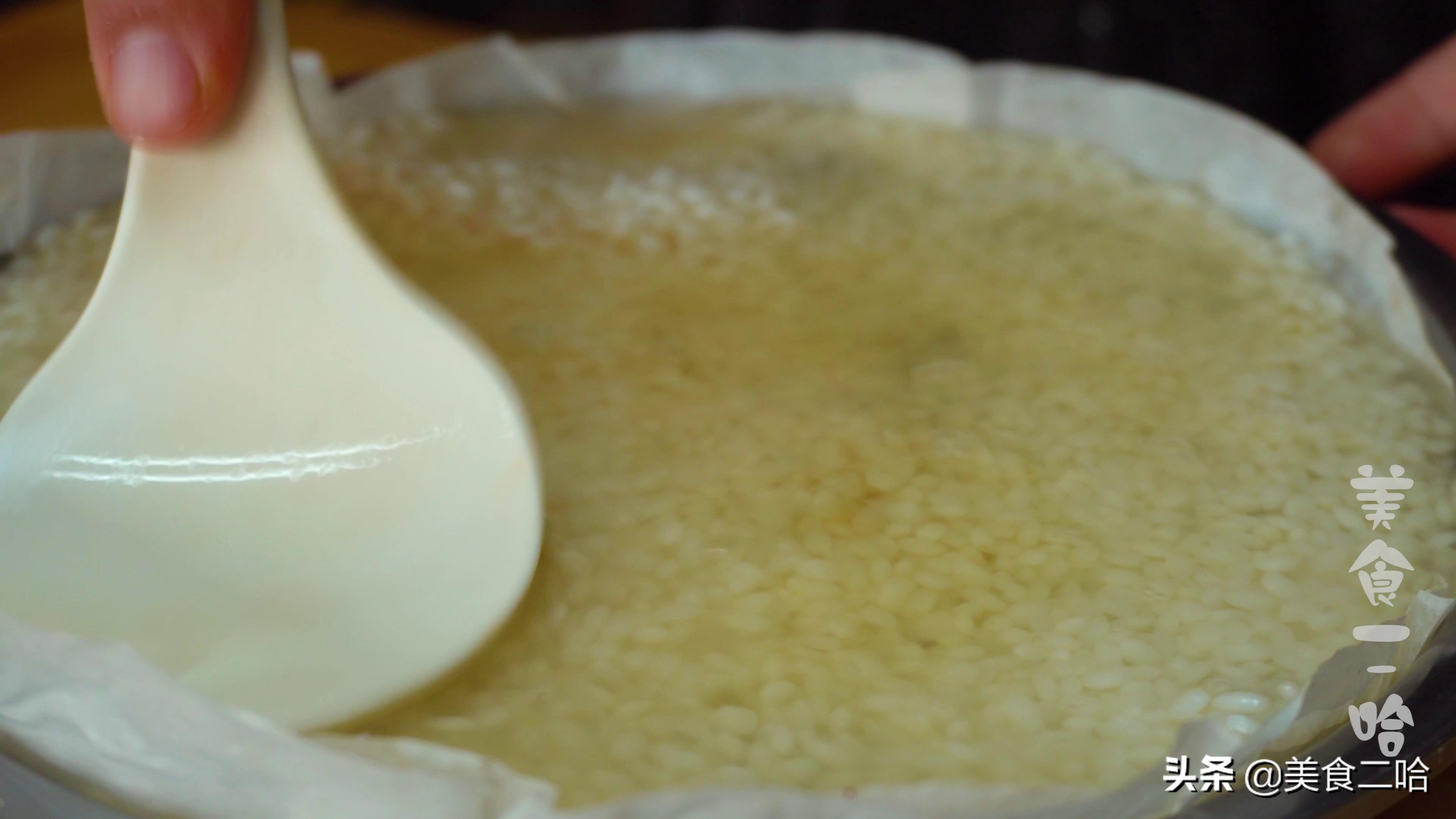 用电饭煲蒸咸糯米干饭怎么弄好吃,在家自己怎样蒸糯米糕