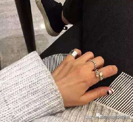 钻戒和黄金戒指怎么一起佩戴好看,dr钻戒戒指戴法