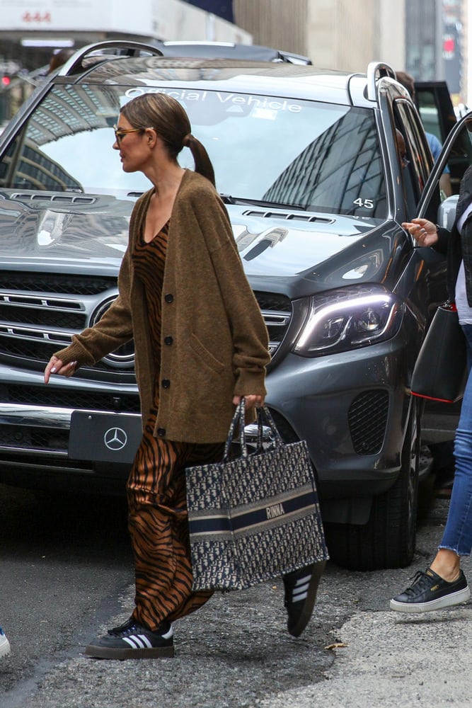 洛杉矶比佛利山庄的主妇们，平时出行都拿什么包袋