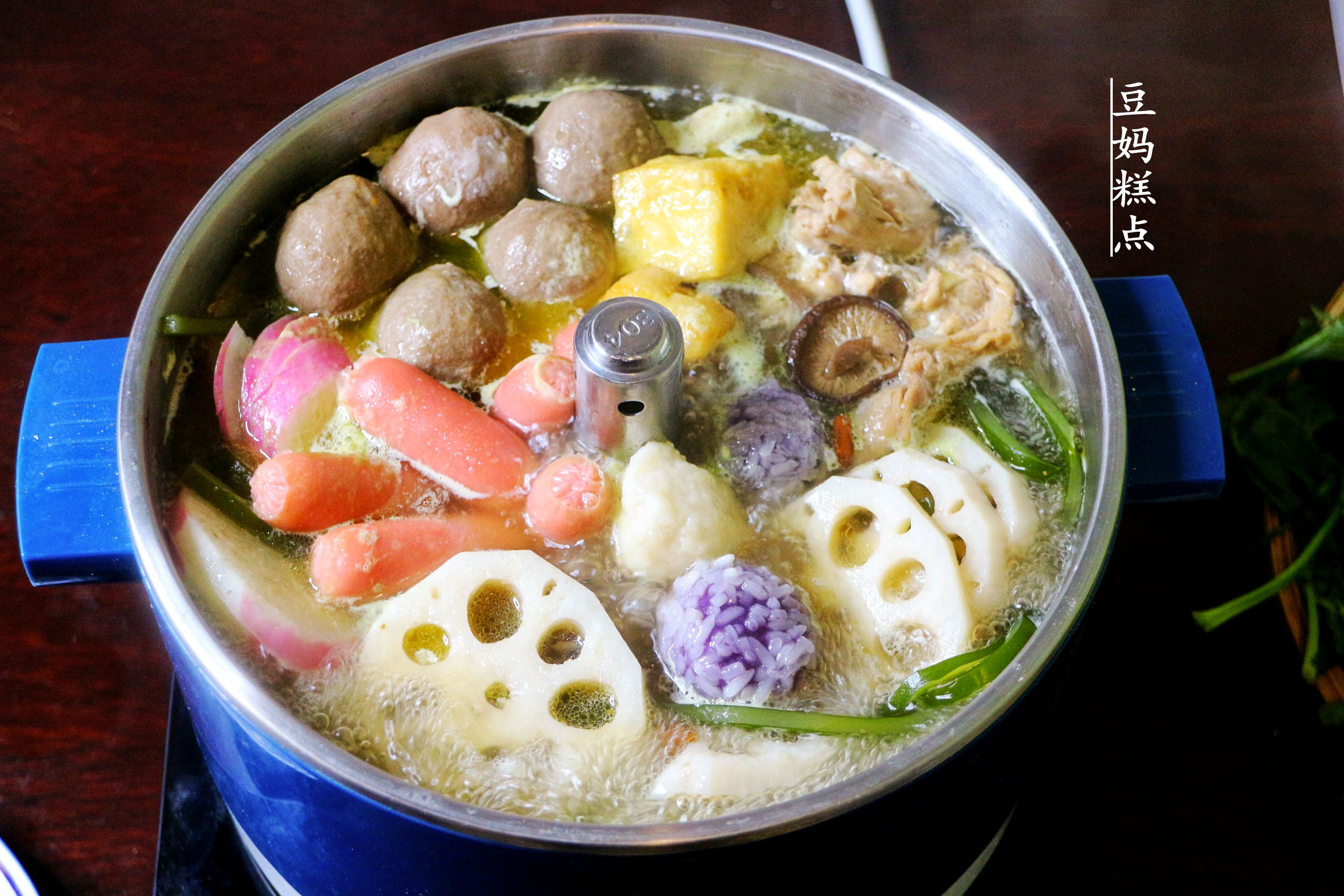 自制鸡汤火锅汤底家常做法,自制鸡汤小火锅做法