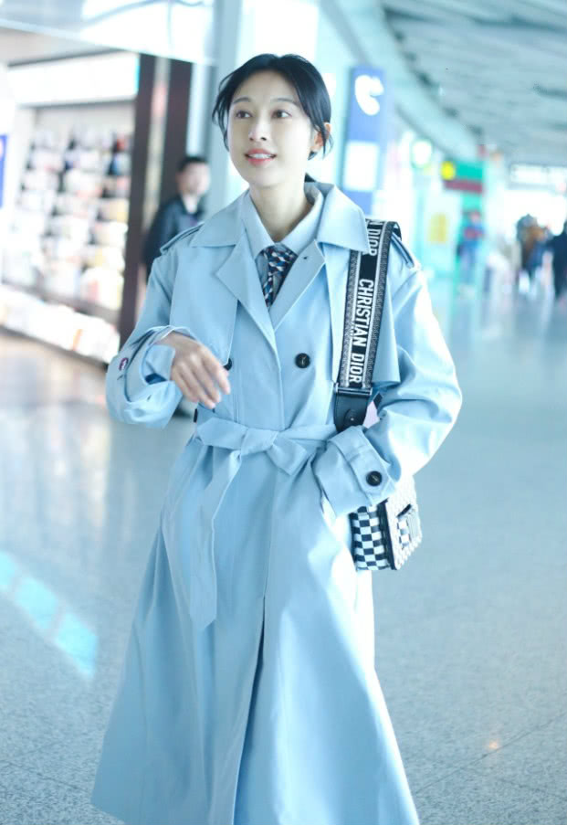 张俪牛角扣大衣,张俪减肥穿衣搭配