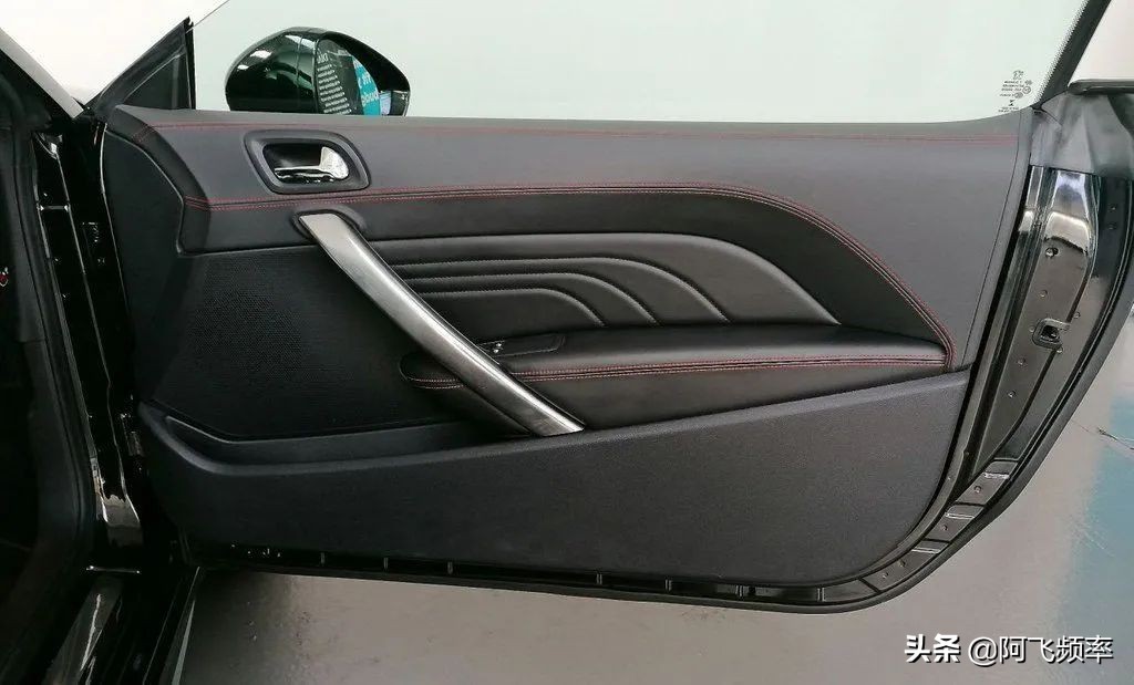 全新一代标致rcz跑车,比法拉利更高级的车