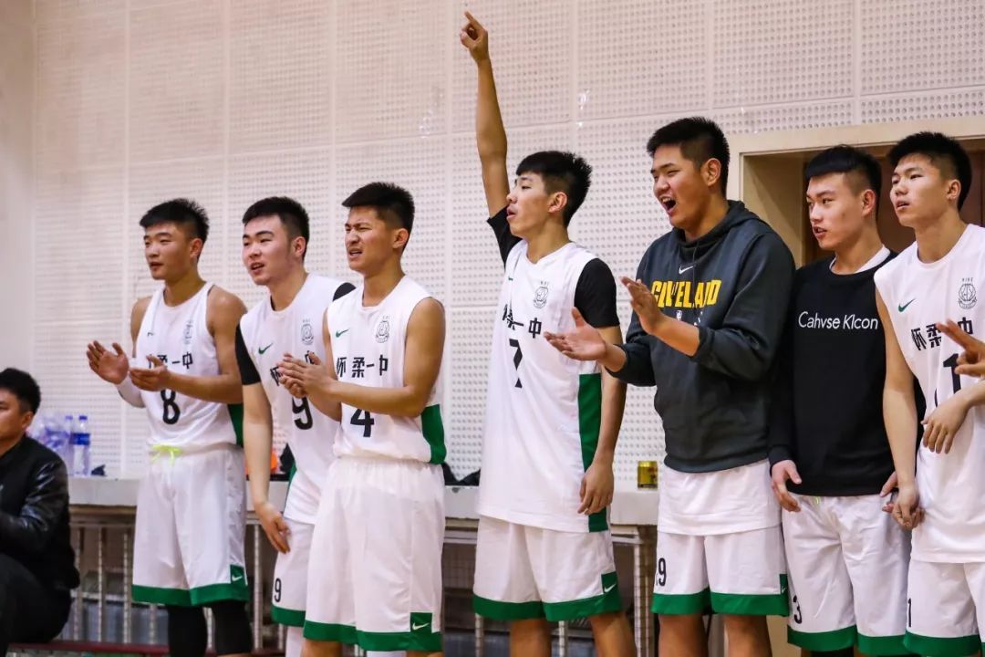 新·十六强齐亮相高中赛场见*力暴**隔扣丨18-19耐克高中联赛