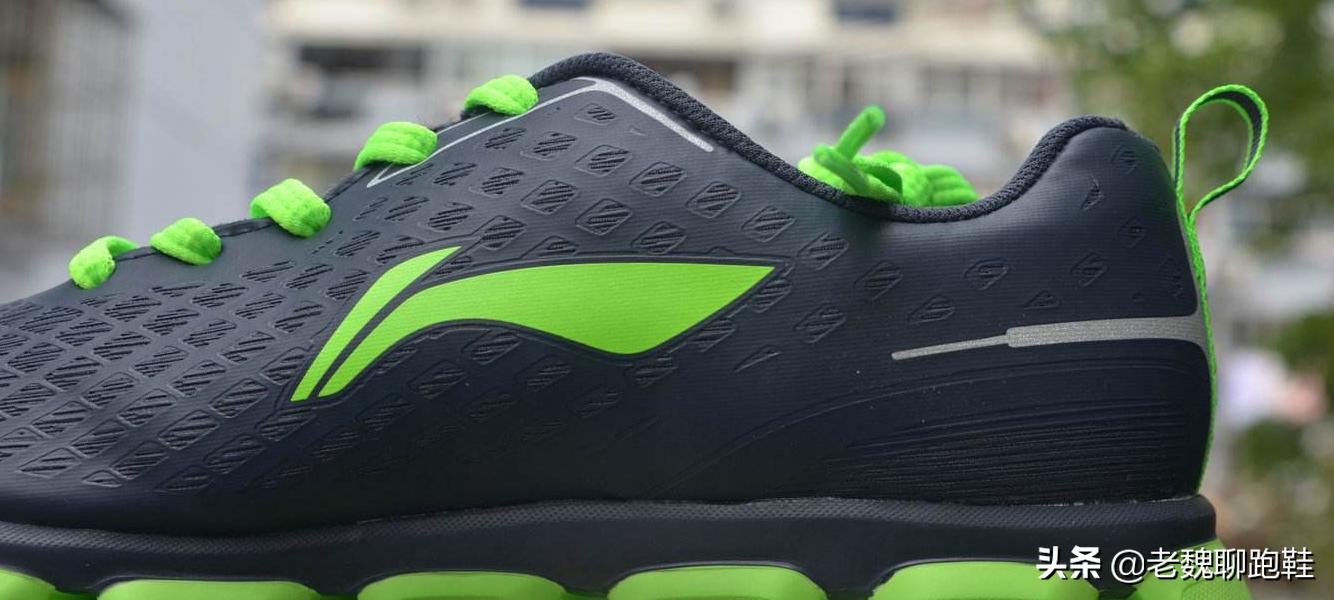 国产跑鞋的“难言之隐”，明明很厉害为何把logo“藏”起来？