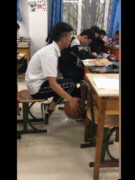 搞笑gif图来袭看一次笑一次,搞笑gif开心一刻