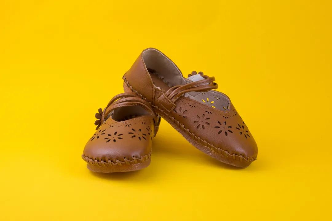 这三种鞋千万不要给孩子穿,这3种鞋千万别给孩子穿