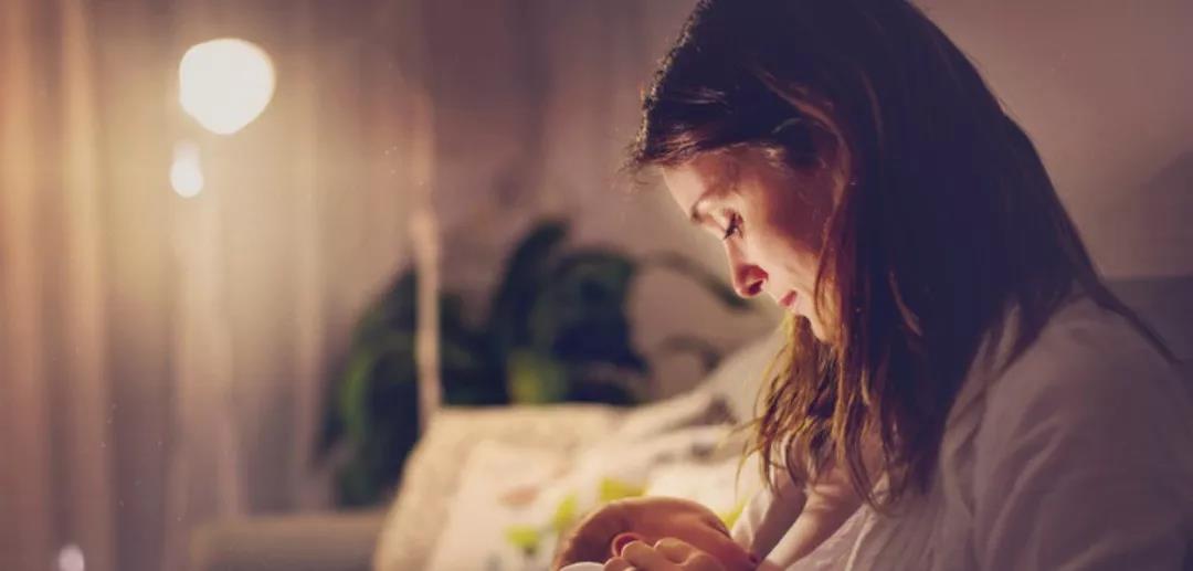 晚睡后，1杯养气茶、1碗滋阴糖水，拯救“熬夜脸”