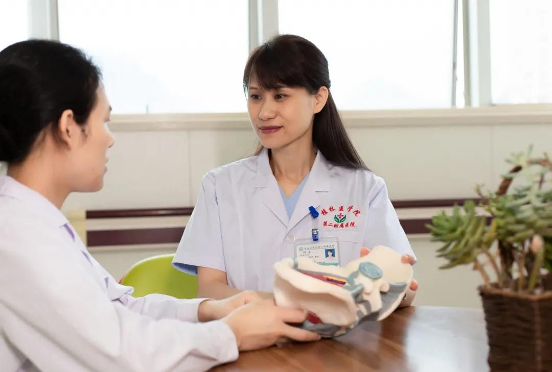 “定制手术”——桂医二附院妇科为八旬老人巧解“难言之隐”