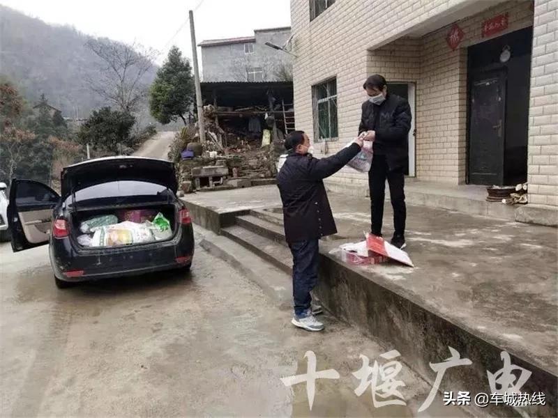 “打赢这场仗，就回去和你结婚”这是十堰最动人的告白