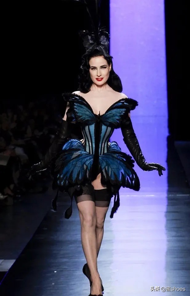 CL红底鞋的最忠实收藏者，脱衣舞娘蒂塔·万提斯魅而不俗的秘诀