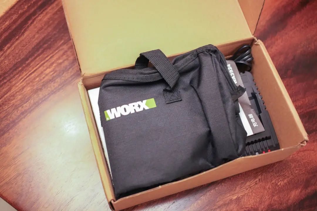 杞绘澗鍙堣垝閫傜殑宸ヤ綔,杞绘澗鐨勫伐浣滃拰鏈夋綔鍔涚殑宸ヤ綔