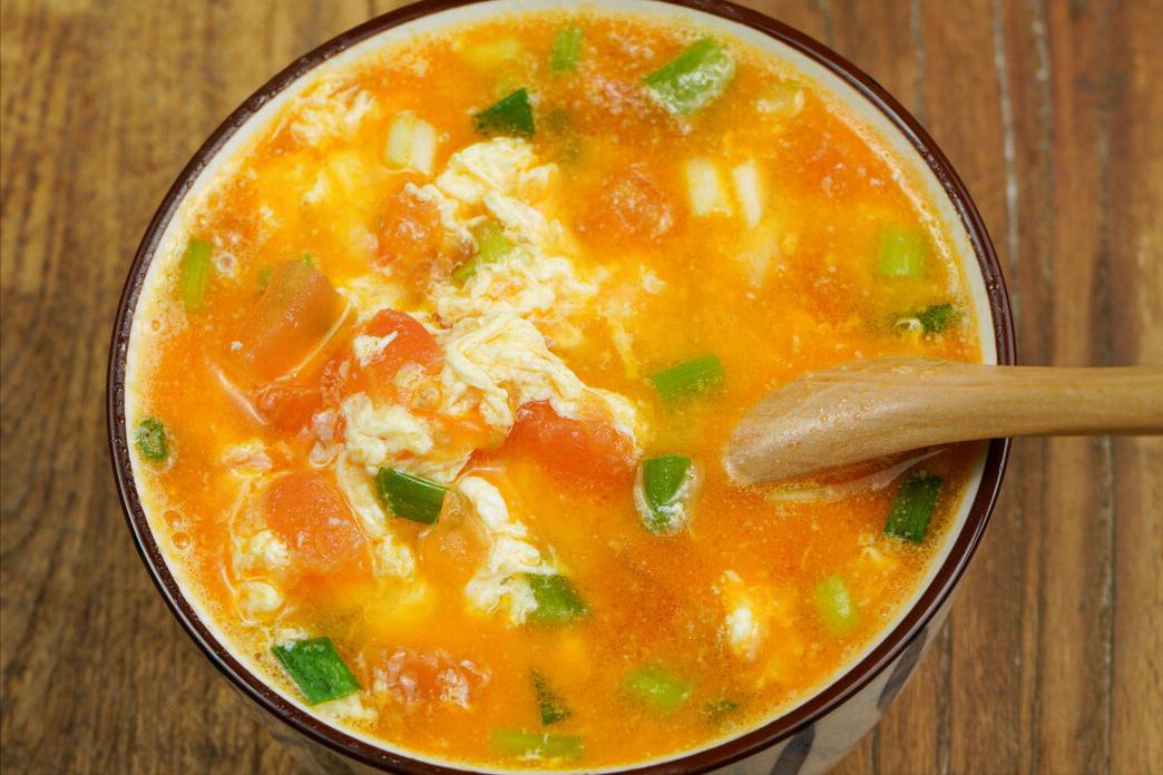 怎样制作的蛋花汤蛋花不会粘起来,做蛋花汤别急着倒蛋液