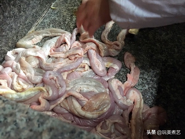 川味香肠，南方人该怎么吃，才不被辣晕了？