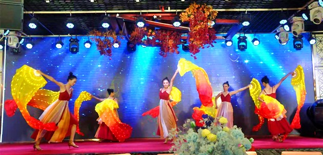 感恩一路同行努力因明天更美好东汇集团举行感恩年终答谢会