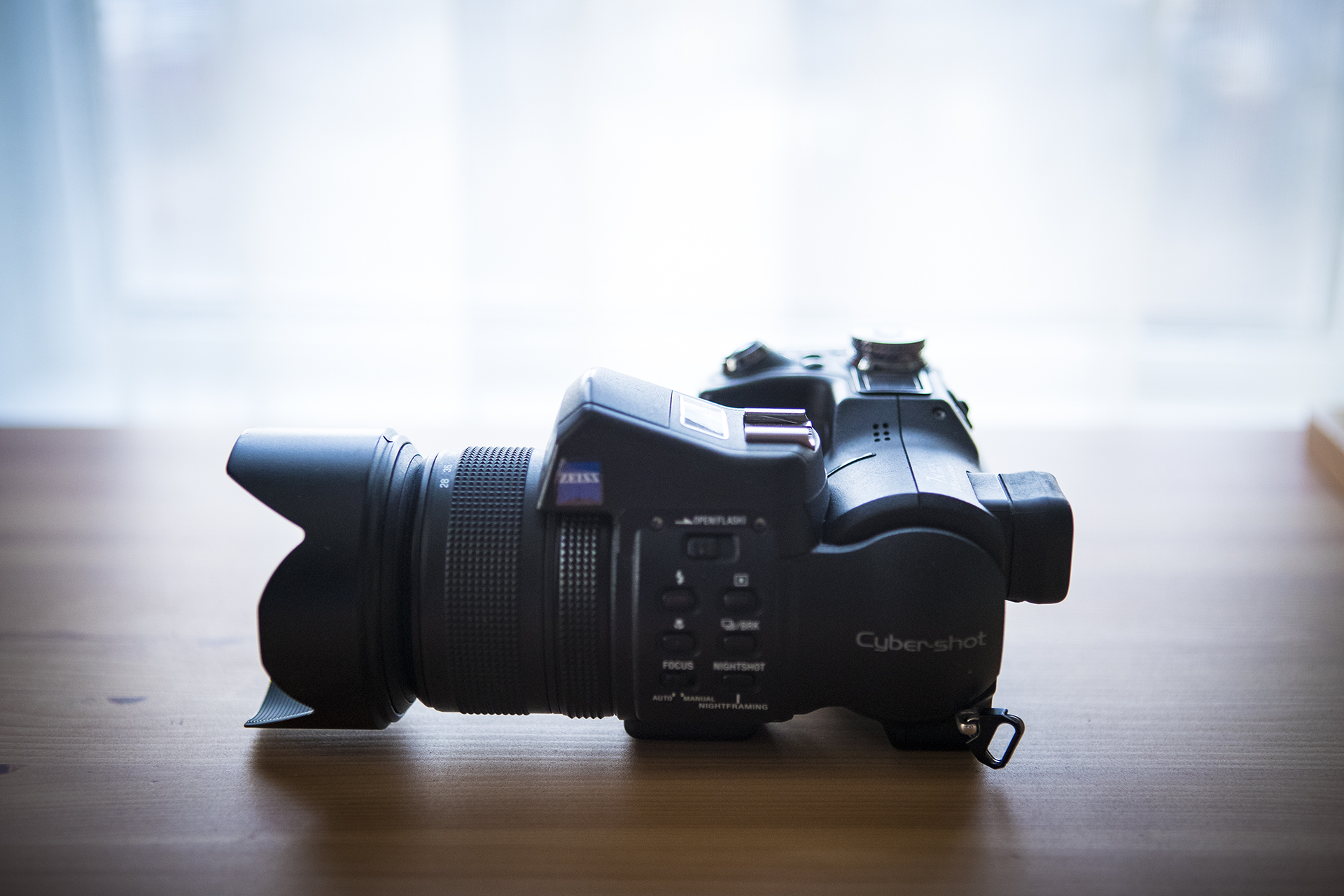 最好的数码相机是哪一款,16年的数码相机现在过时么