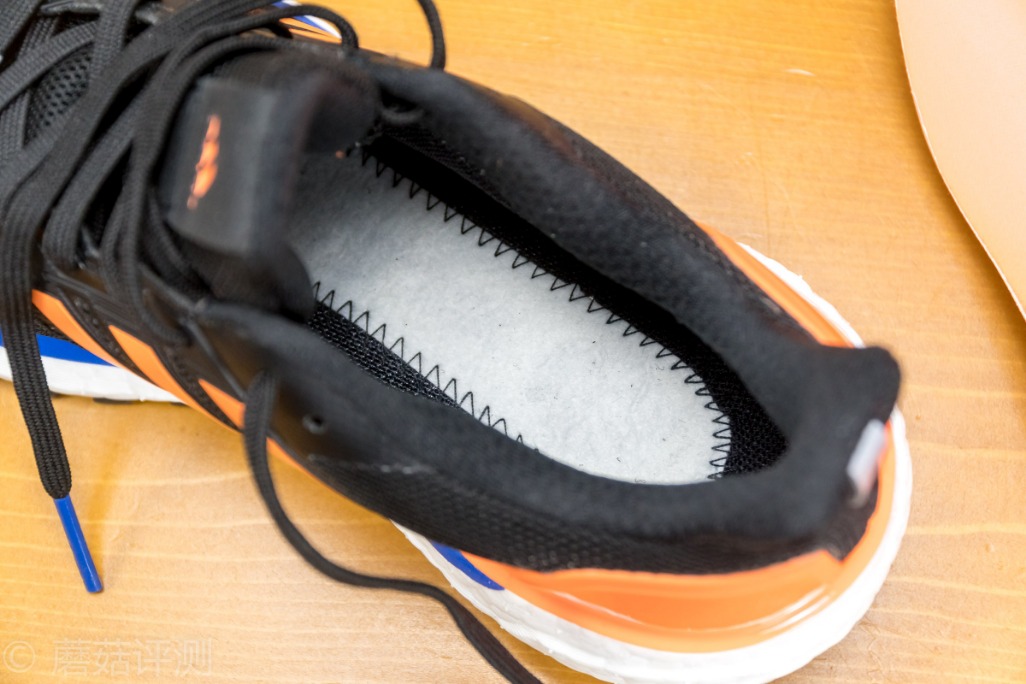 阿迪ultraboost22黑蓝,阿迪supernova和ultraboost