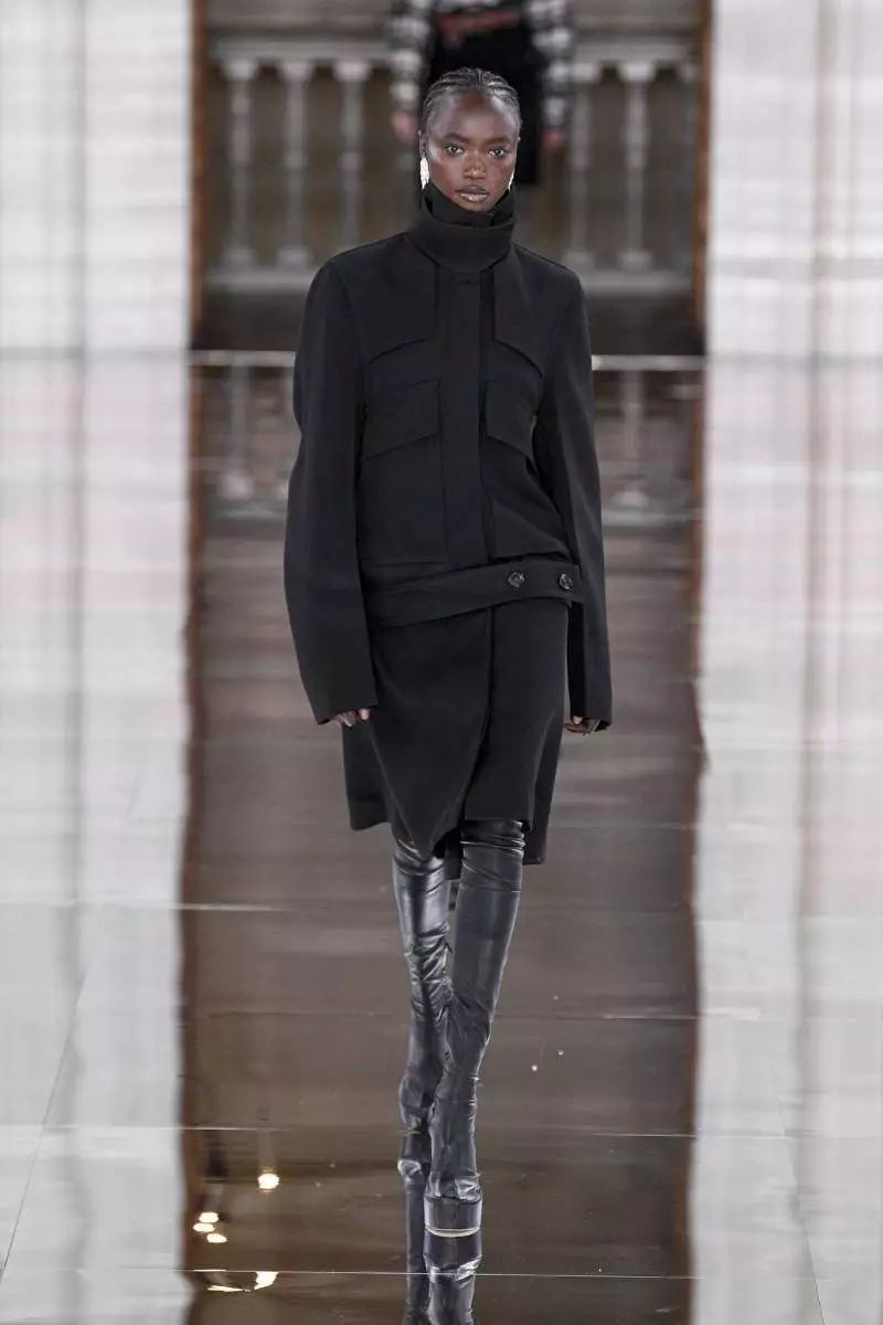 波司登羽绒时装周,波司登伦敦时装周中国红