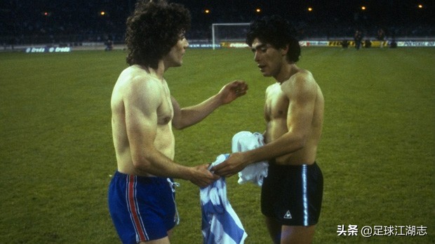 小罗和大罗交换球衣,小罗穿80号球衣