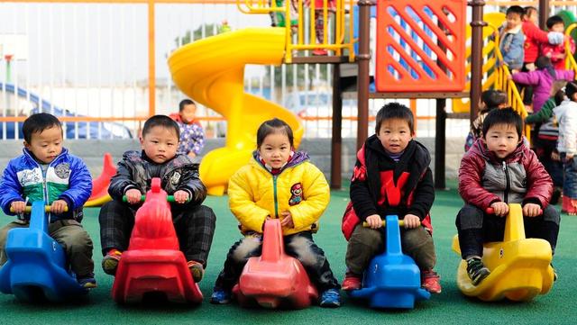 人口普查各年龄段男女,人口普查结果0-14岁男女比例