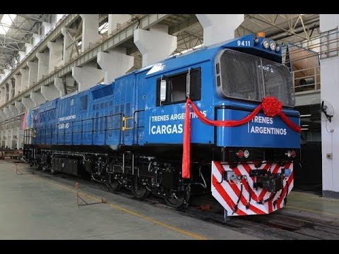 奔驰在大草原上的列车,奔驰在草原上的火车