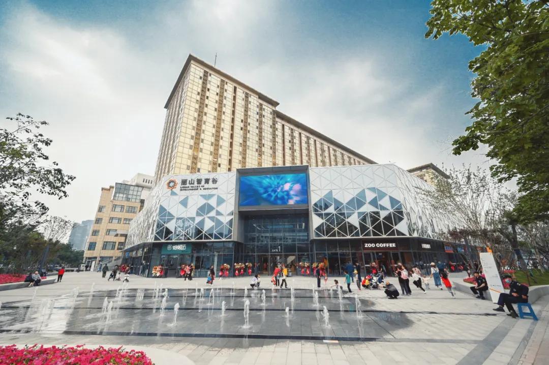 22年济南诚基中心,丑小鸭变金凤凰视频