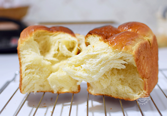 吐司烤完不好切,吐司很柔软拉丝但不够筋道