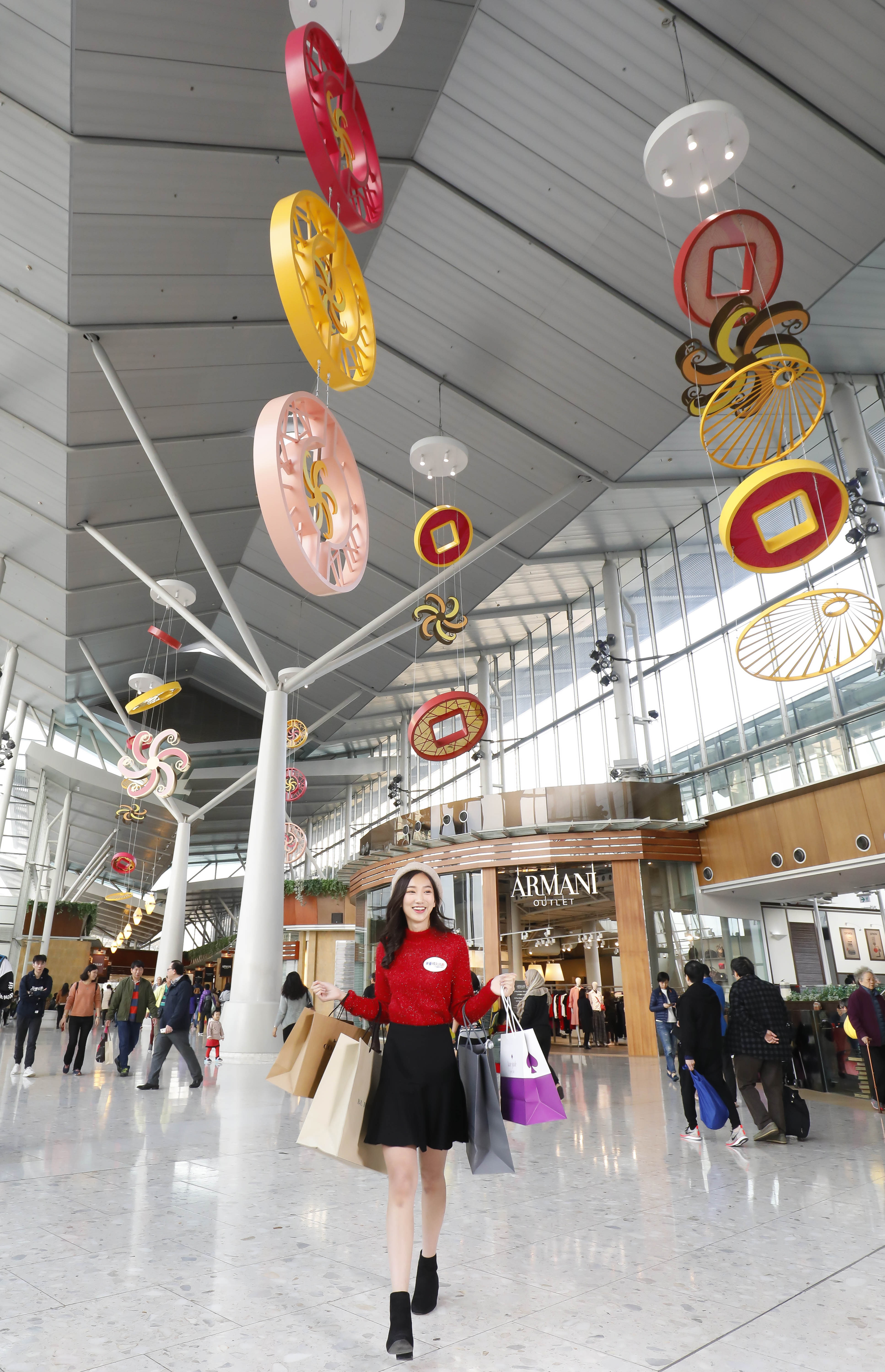 东荟城名店仓lululemon,从深圳如何到香港东荟城名店仓