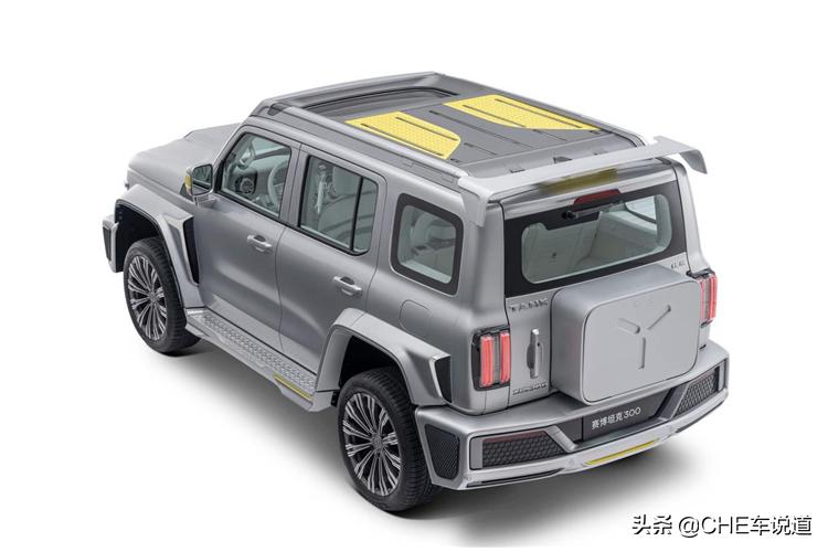 赛博坦克300卖30.8万，长城开始“膨胀”了？