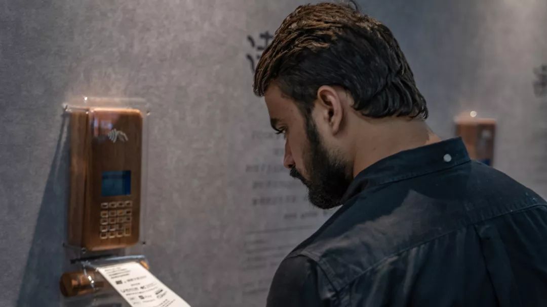 在POS机里藏进的那些诗歌与爱，终有一天要盛开