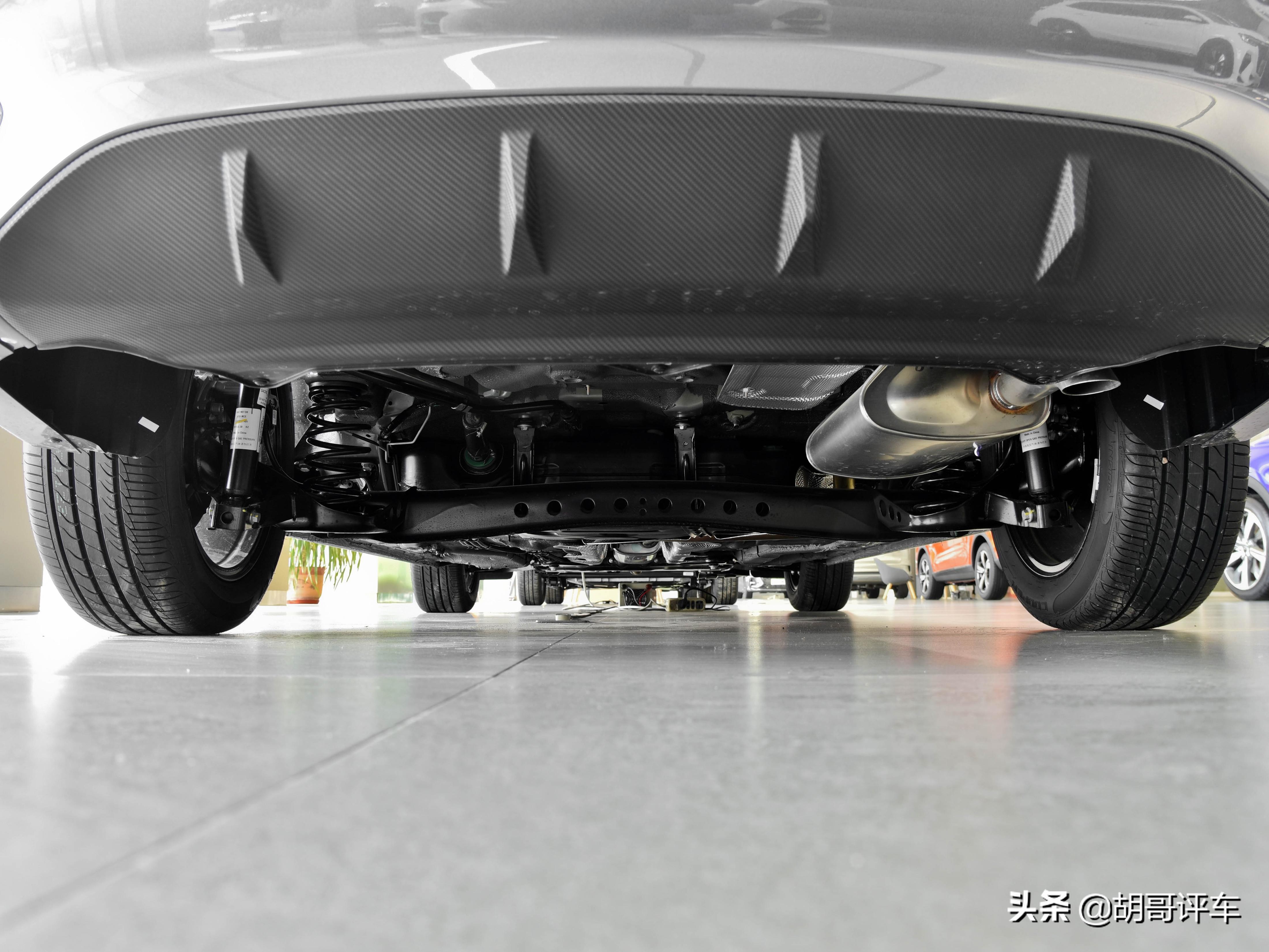 低价位自动挡省心省油,五万块的新车自动挡荣威i5